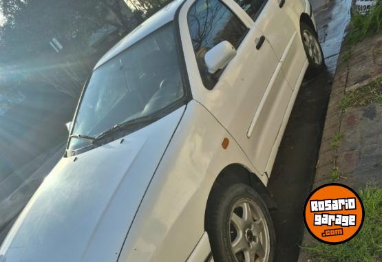 Autos - Volkswagen Polo 1998 Nafta 284000Km - En Venta