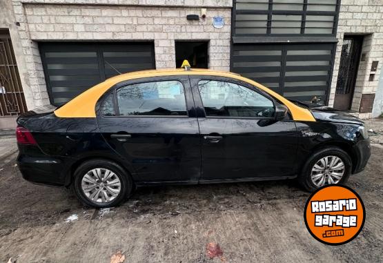 Autos - Volkswagen Voyage 2018 GNC 285000Km - En Venta