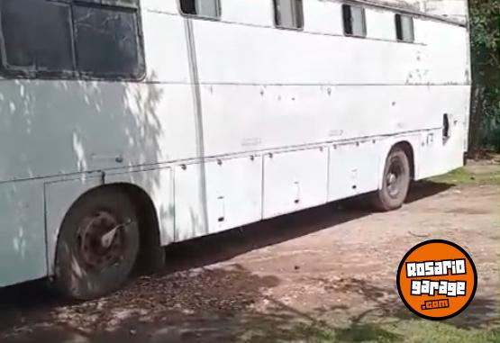 Camiones y Grúas - Transporte para caballos - En Venta