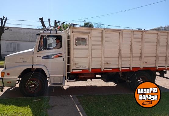 Camiones y Grúas - Mercedes Benz 1215 imperdible - En Venta