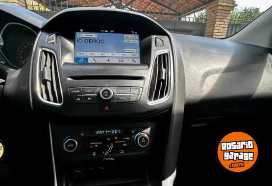 Autos - Ford Focus SE PLUS 2017 Nafta 95000Km - En Venta