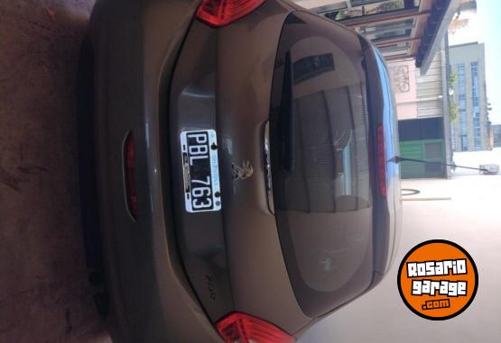 Autos - Peugeot 208 2015 Nafta 138000Km - En Venta