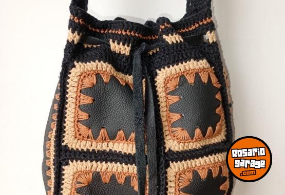 Indumentaria - D�a de la madre, carteras cuero y crochet - En Venta
