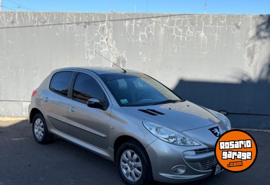 Autos - Peugeot 207 compact 2013 Nafta 126000Km - En Venta