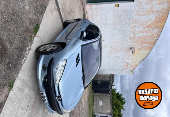 Autos - Peugeot 206 Xt premium 2004 Nafta 224000Km - En Venta