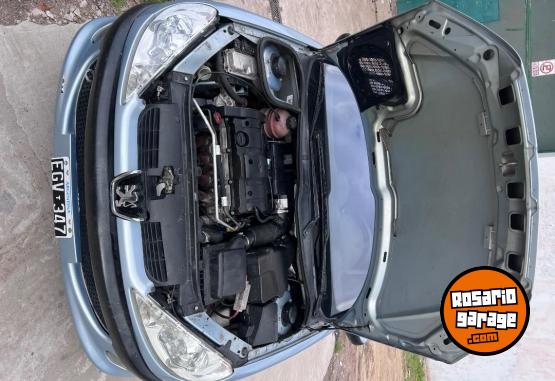 Autos - Peugeot 206 Xt premium 2004 Nafta 224000Km - En Venta