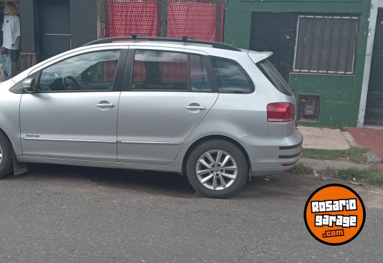 Autos - Volkswagen Suran Highline 2015 GNC 161000Km - En Venta
