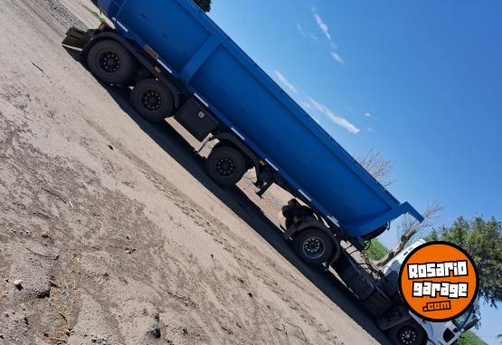 Camiones y Grúas - Vendo Ford cargo 1722e y batea - En Venta