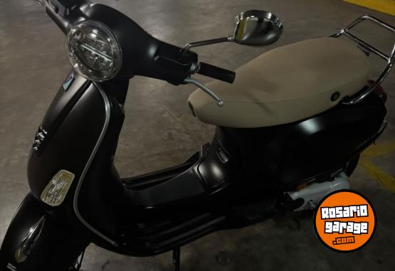 Motos - Vespa Vxl 150 2025 Nafta 3200Km - En Venta
