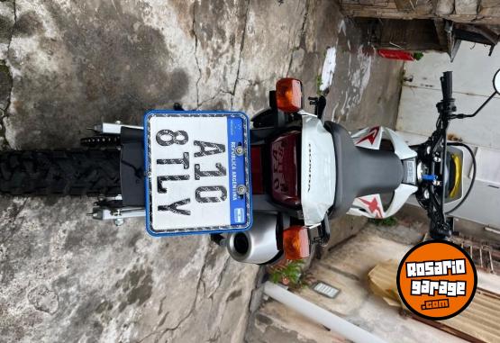 Motos - Honda Tornado 250 2019 Nafta 2400Km - En Venta