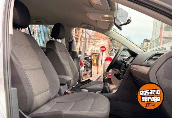 Autos - Volkswagen Golf Trendline 2017 Nafta 79000Km - En Venta