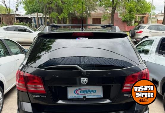 Camionetas - Dodge JOURNEY SXT 2.4 2011 Nafta 198000Km - En Venta