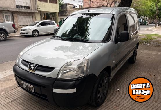 Utilitarios - Peugeot Partner 2011 GNC 200000Km - En Venta