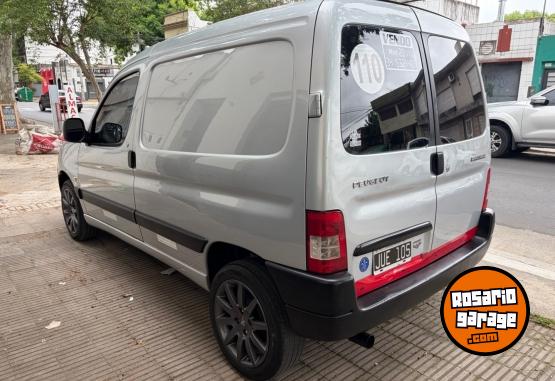 Utilitarios - Peugeot Partner 2011 GNC 200000Km - En Venta