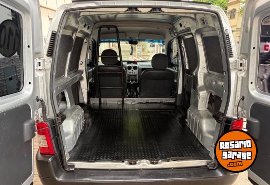Utilitarios - Peugeot Partner 2011 GNC 200000Km - En Venta