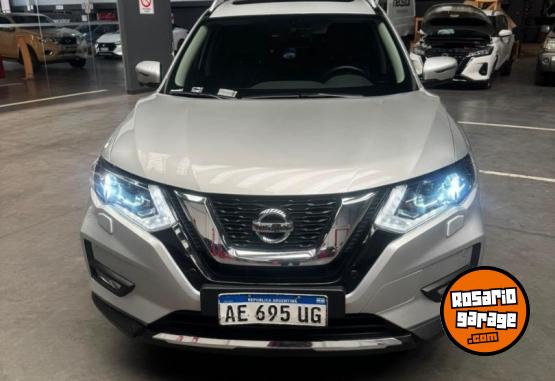 Autos - Nissan Exlclusive 2.5 4x4 2021 Nafta 96000Km - En Venta