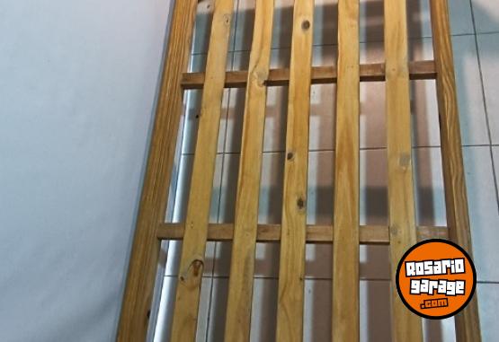Hogar - Cama de 1 plaza de madera (pino) – usada - En Venta