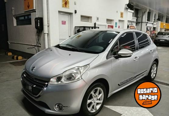 Autos - Peugeot 208 2013 Nafta 126450Km - En Venta