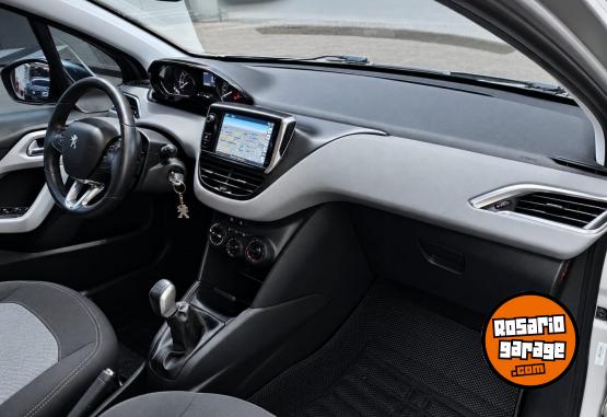 Autos - Peugeot 208 2013 Nafta 126450Km - En Venta