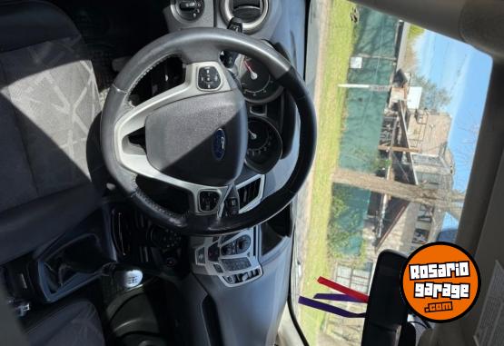 Autos - Ford Fiesta 2011 Nafta 83500Km - En Venta