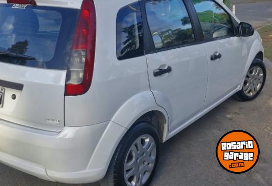 Autos - Ford Fiesta ambiente l�nea nue 2012 Nafta 125000Km - En Venta