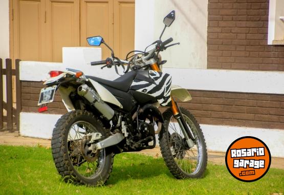 Motos - Motomel XMM 250 2013 Nafta 15000Km - En Venta
