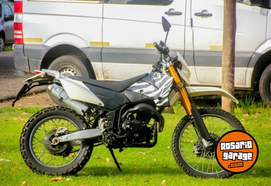 Motos - Motomel XMM 250 2013 Nafta 15000Km - En Venta