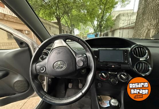 Autos - Toyota Etios 2021 Nafta 76000Km - En Venta