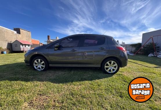 Autos - Peugeot 308 Allure con navegador 2016 Diesel 147000Km - En Venta
