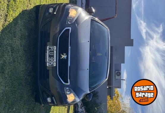 Autos - Peugeot 308 Allure con navegador 2016 Diesel 147000Km - En Venta