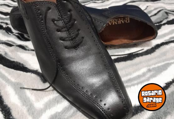 Indumentaria - Zapatos de cuero - En Venta