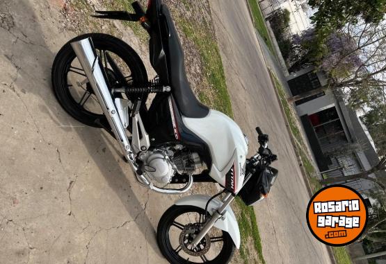 Motos - Honda New titán 2021 Nafta 5700Km - En Venta