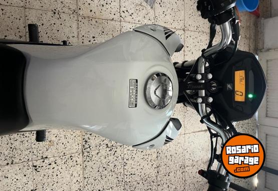 Motos - Honda New titán 2021 Nafta 5700Km - En Venta