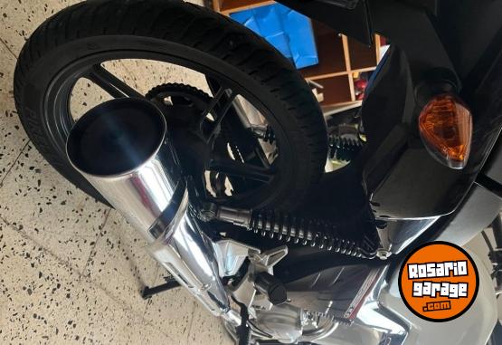Motos - Honda New titán 2021 Nafta 5700Km - En Venta