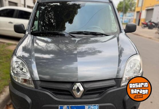 Utilitarios - Renault Kangoo 2018 Nafta 108000Km - En Venta