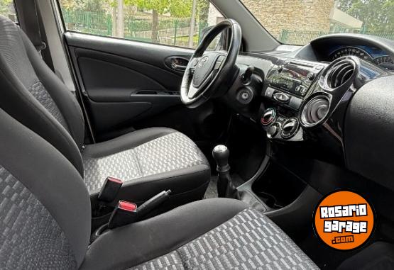 Autos - Toyota ETIOS 2014 Nafta 128000Km - En Venta