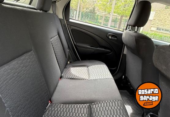 Autos - Toyota ETIOS 2014 Nafta 128000Km - En Venta