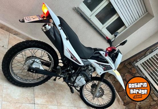 Motos - Corven Triax 2021 Nafta 11000Km - En Venta