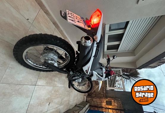 Motos - Corven Triax 2021 Nafta 11000Km - En Venta