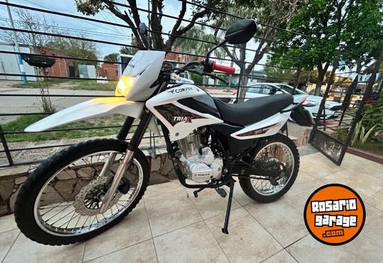 Motos - Corven Triax 2021 Nafta 11000Km - En Venta