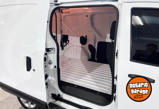 Utilitarios - Renault Kangoo confort furgón 2022 Nafta 65000Km - En Venta