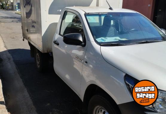 Camionetas - Toyota Hilux DX 2.4 DIÉSEL CABIN 2024 Diesel 24000Km - En Venta