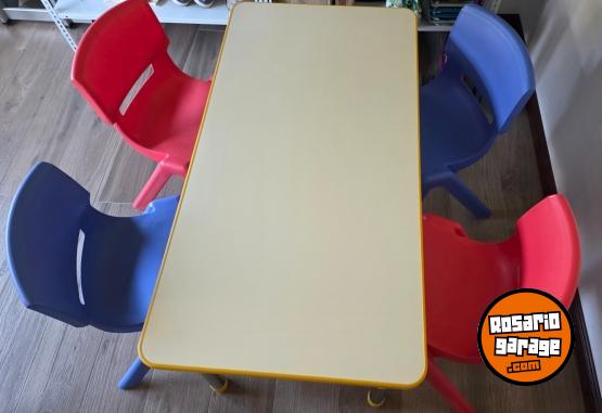 Hogar - Mesa y sillas para niños - En Venta