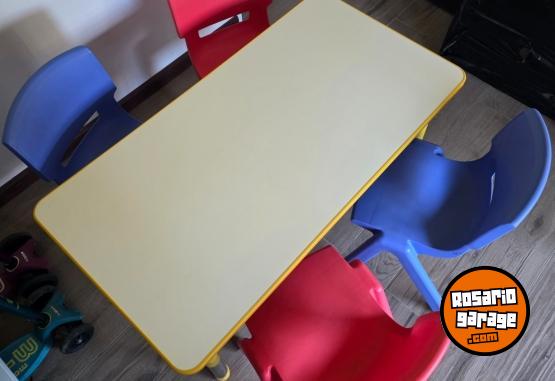 Hogar - Mesa y sillas para niños - En Venta