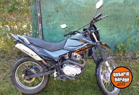 Motos - Corven Triax 200 2014 Nafta 111111Km - En Venta