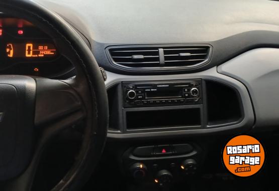 Autos - Chevrolet Onix Joy 2017 GNC 195000Km - En Venta
