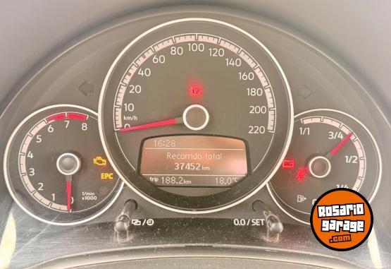 Autos - Volkswagen Up High 2017 Nafta 38000Km - En Venta