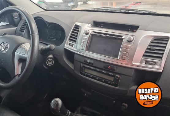Camionetas - Toyota hilux srv 4x4 2015 Diesel 140000Km - En Venta