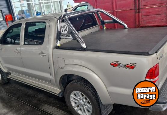 Camionetas - Toyota hilux srv 4x4 2015 Diesel 140000Km - En Venta