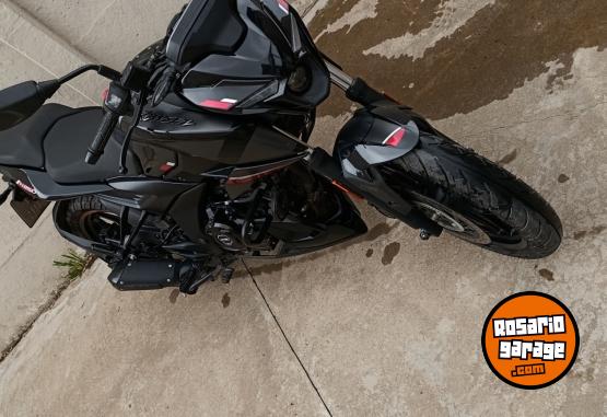 Motos - Bajaj Rouser n250 2024 Nafta 7700Km - En Venta